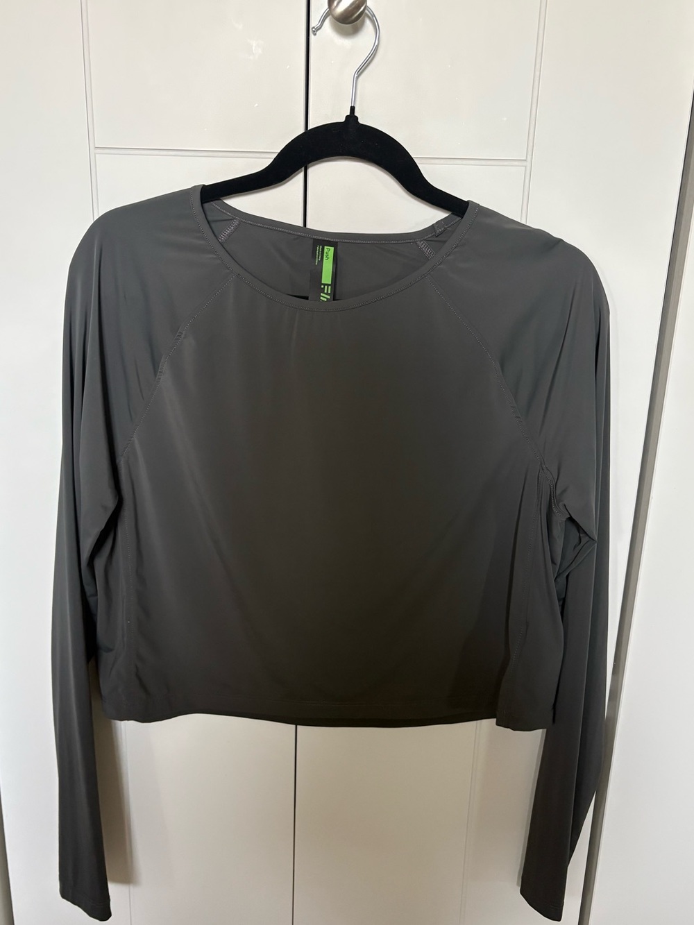 FWD women’s charcoal active long sleeve